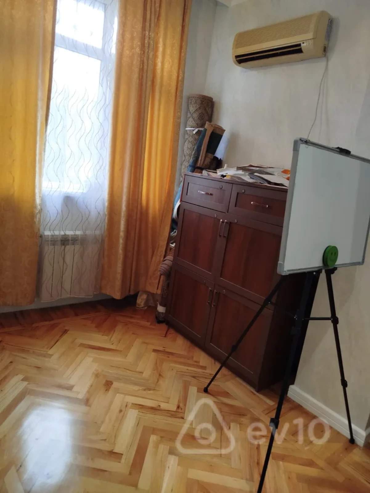 Satılır 3 otaqlı köhnə tikili 60 m²