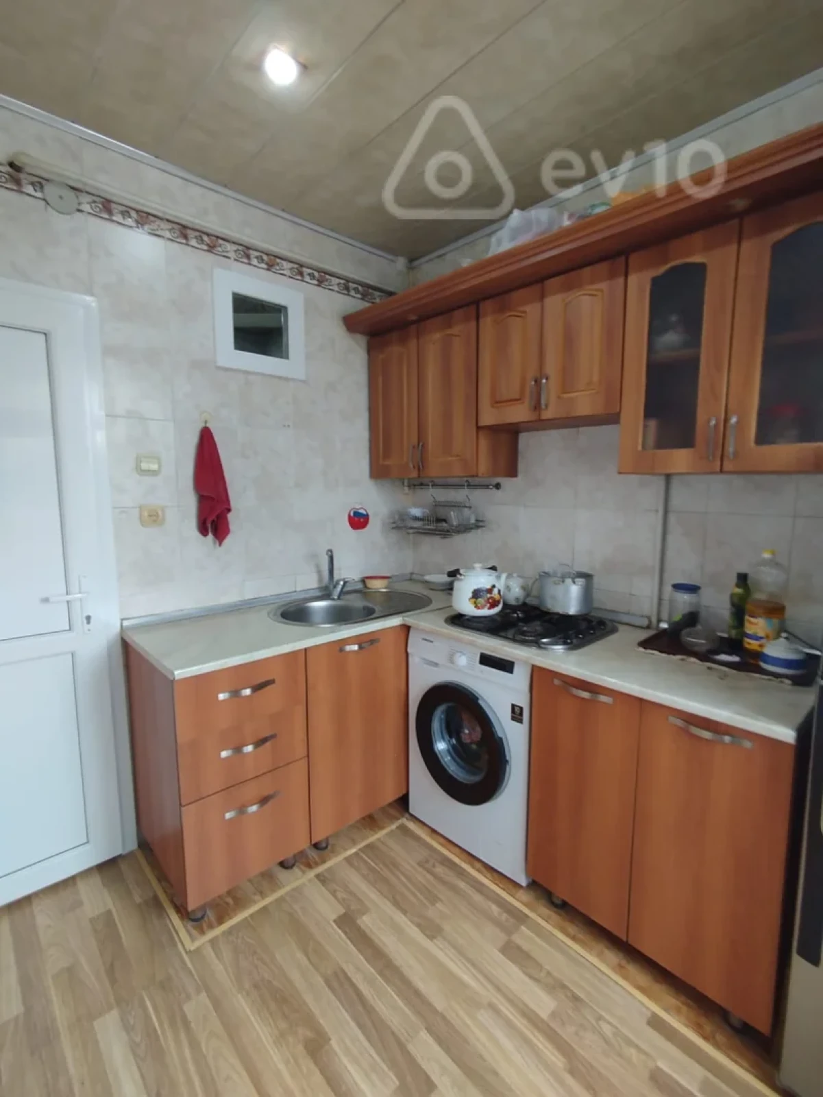 Satılır 3 otaqlı köhnə tikili 60 m²