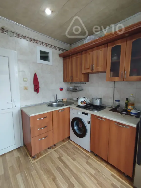 Satılır 3 otaqlı köhnə tikili 60 m²