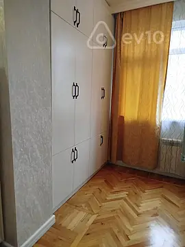 Satılır 3 otaqlı köhnə tikili 60 m²