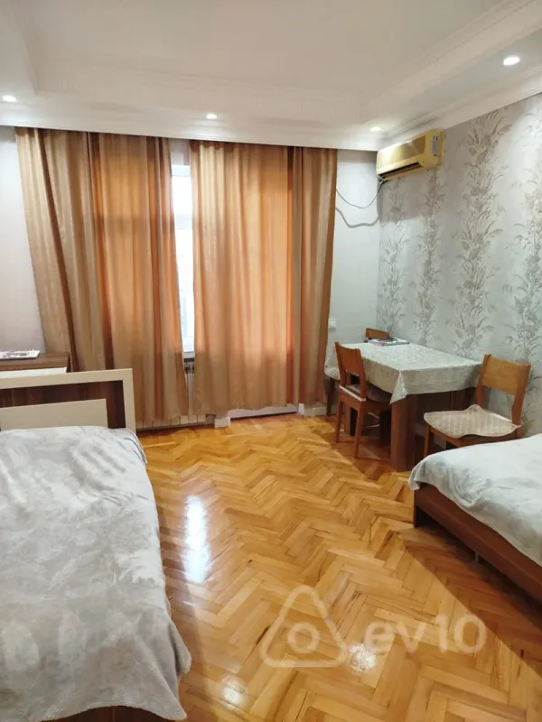 Satılır 3 otaqlı köhnə tikili 60 m²