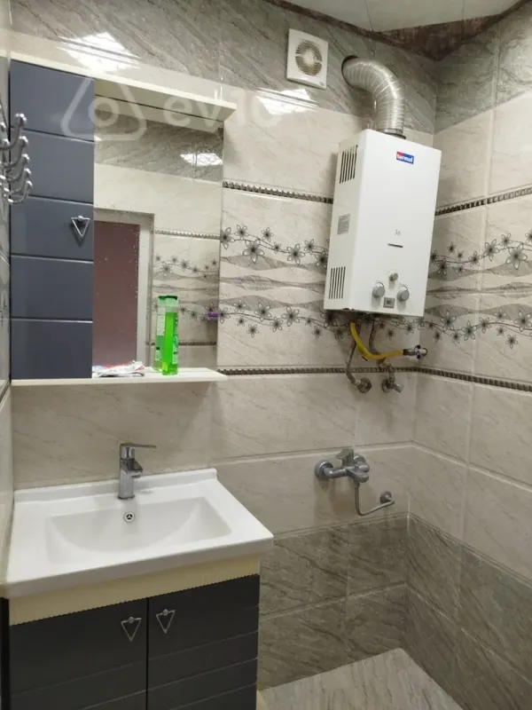 Satılır 3 otaqlı köhnə tikili 60 m²