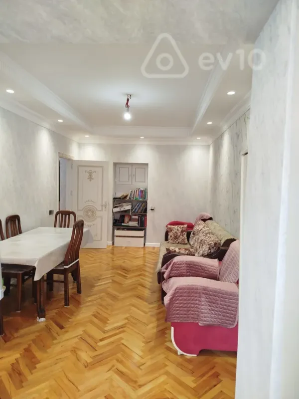 Satılır 3 otaqlı köhnə tikili 60 m²