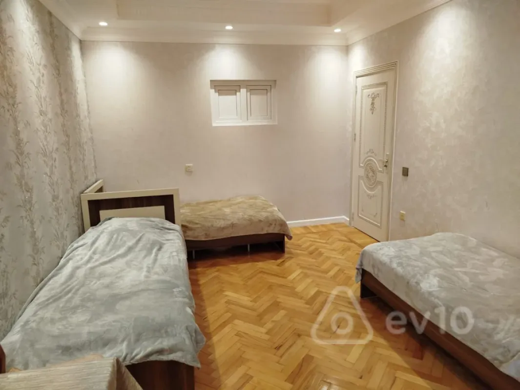 Satılır 3 otaqlı köhnə tikili 60 m²