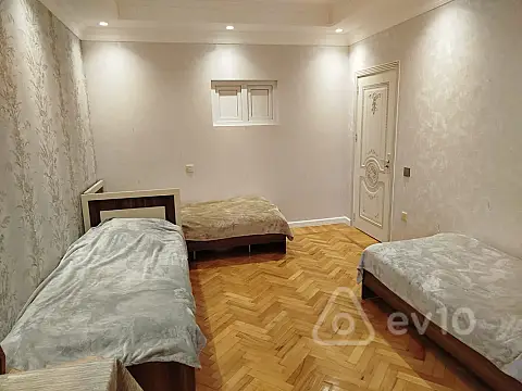 Satılır 3 otaqlı köhnə tikili 60 m²