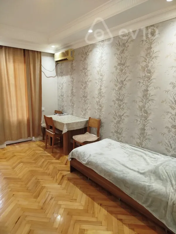 Satılır 3 otaqlı köhnə tikili 60 m²