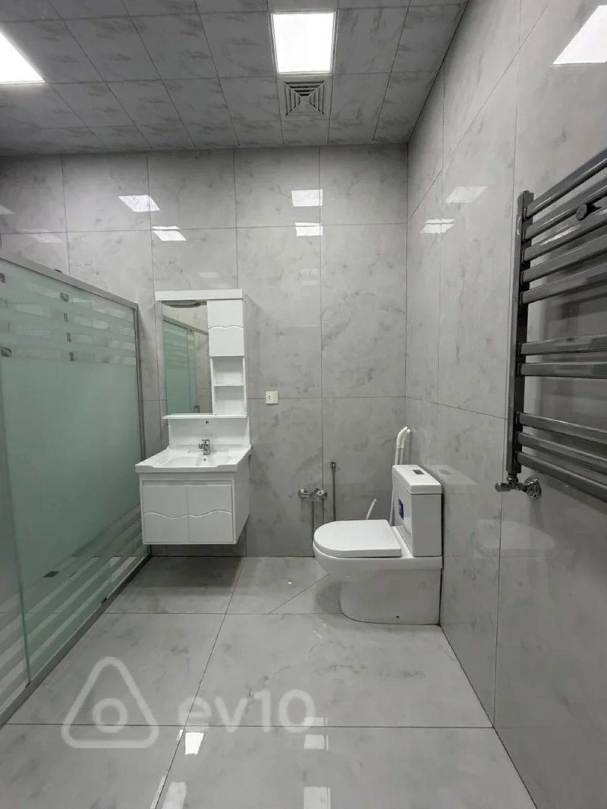 Kirayə verilir 2 otaqlı yeni tikili 62 m²