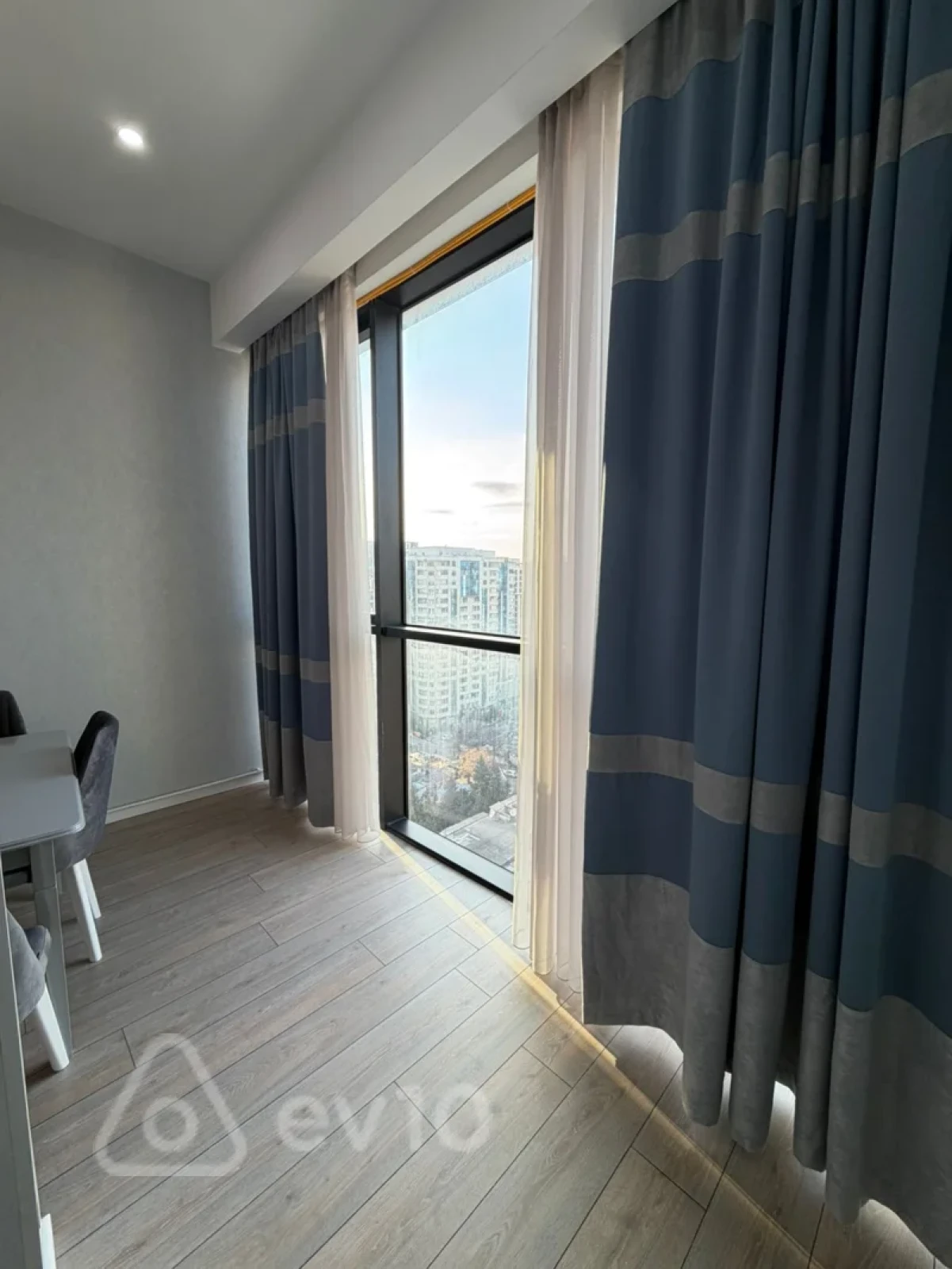 Kirayə verilir 2 otaqlı yeni tikili 62 m²