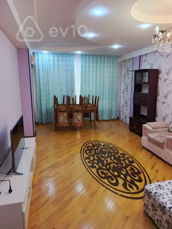 Kirayə verilir 3 otaqlı yeni tikili 82 m²