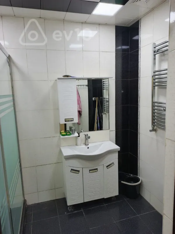 Kirayə verilir 3 otaqlı yeni tikili 82 m²