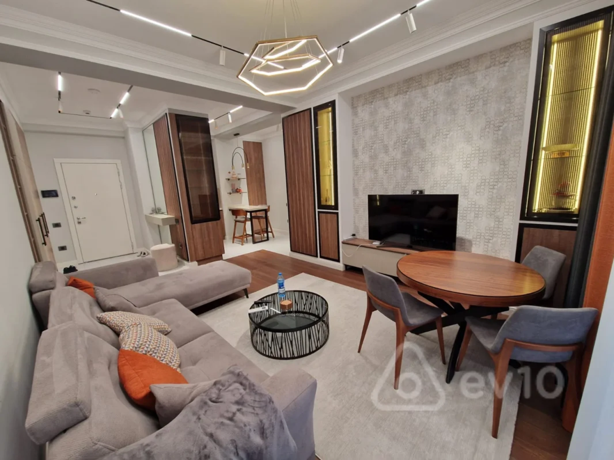 Satılır 2 otaqlı yeni tikili 65 m²