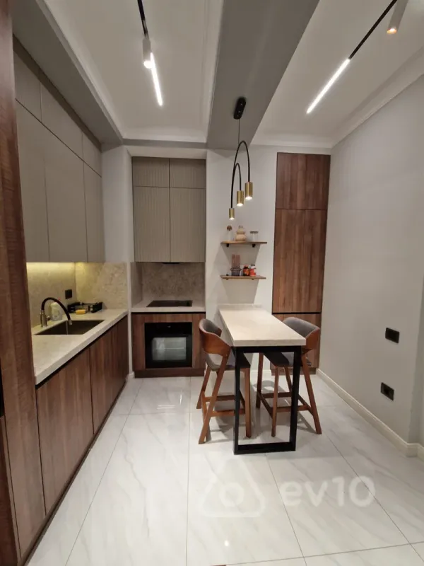 Satılır 2 otaqlı yeni tikili 65 m²