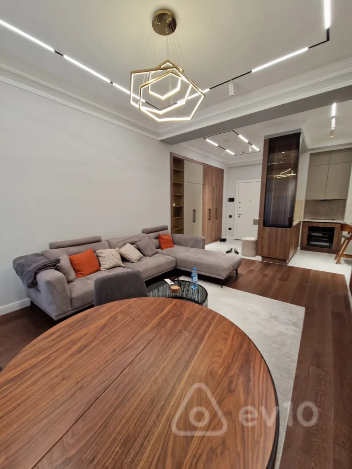 Satılır 2 otaqlı yeni tikili 65 m²