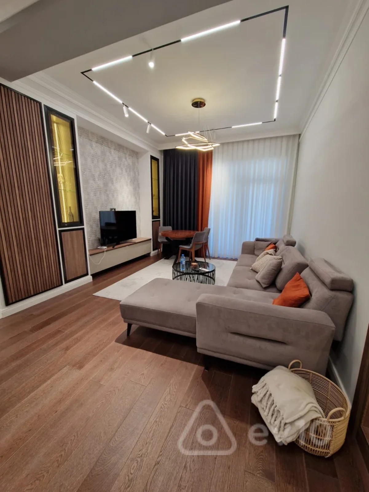 Satılır 2 otaqlı yeni tikili 65 m²