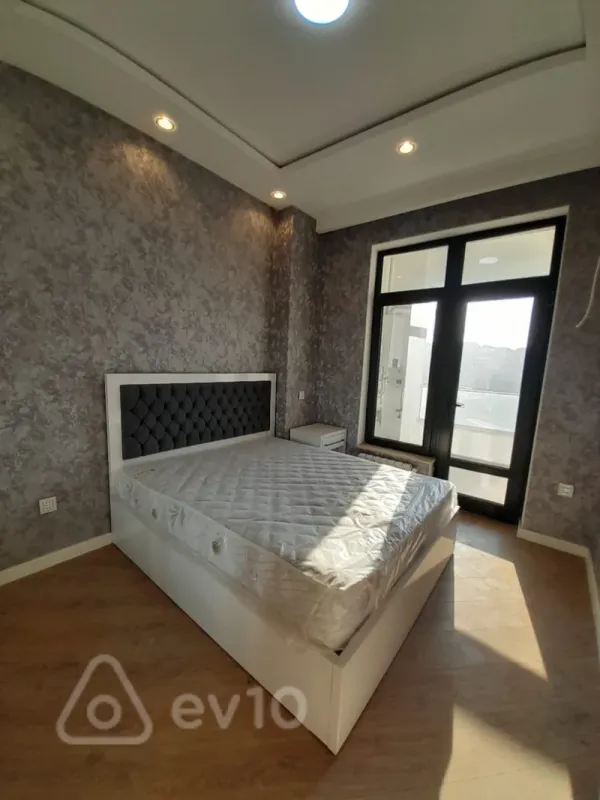 Kirayə verilir 3 otaqlı yeni tikili 70 m²