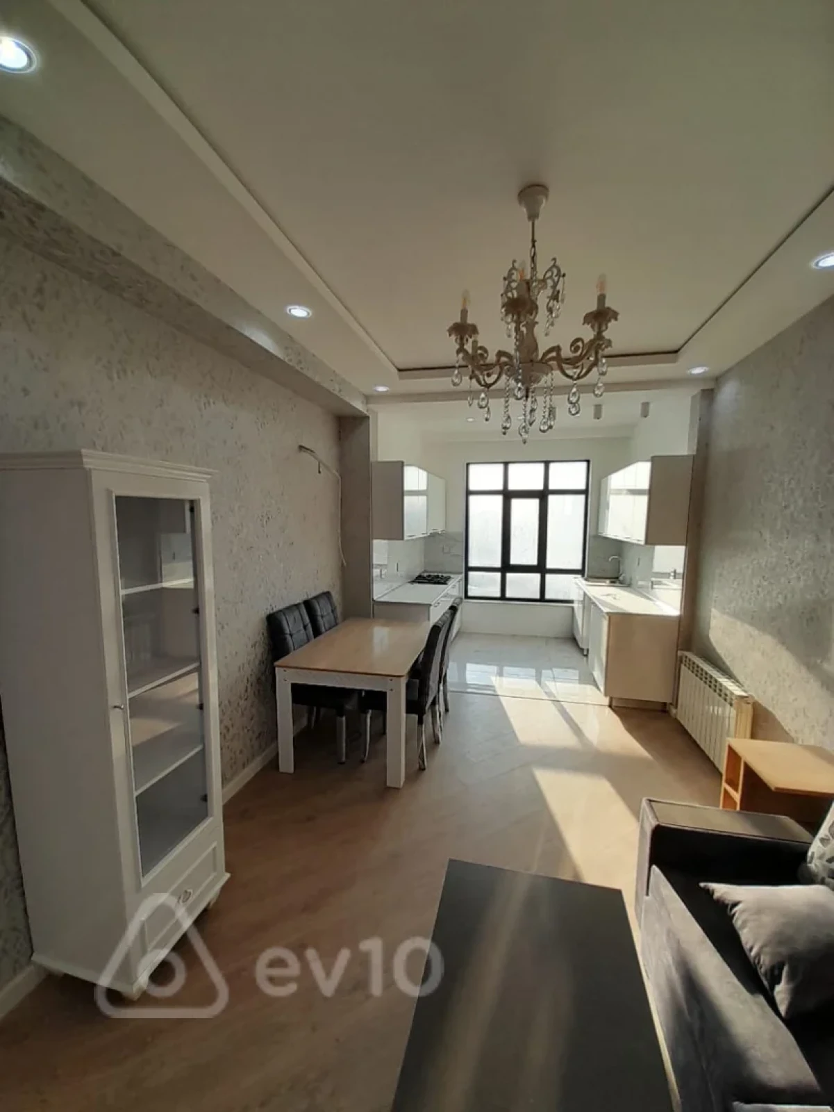 Kirayə verilir 3 otaqlı yeni tikili 70 m²