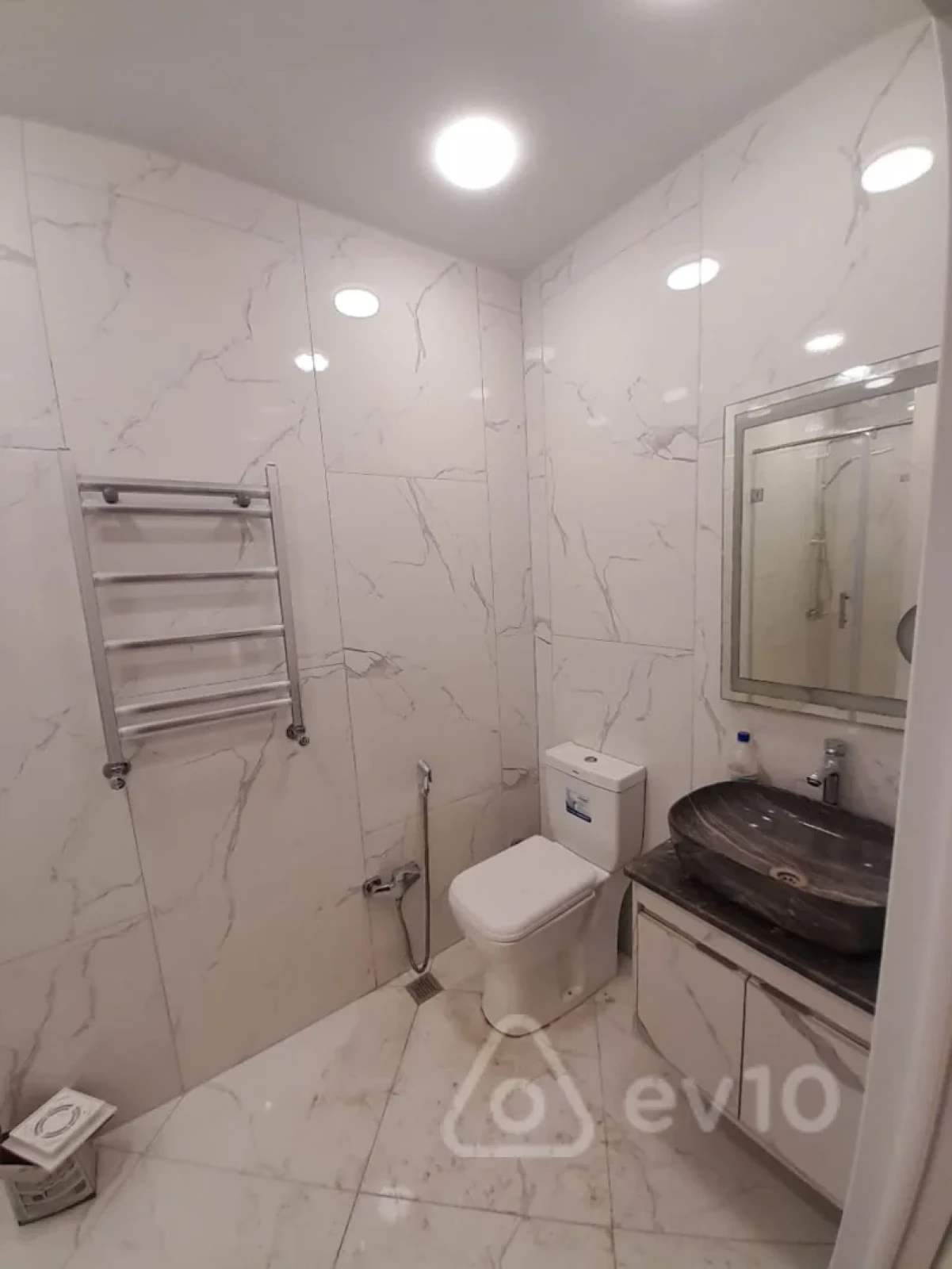 Kirayə verilir 3 otaqlı yeni tikili 70 m²