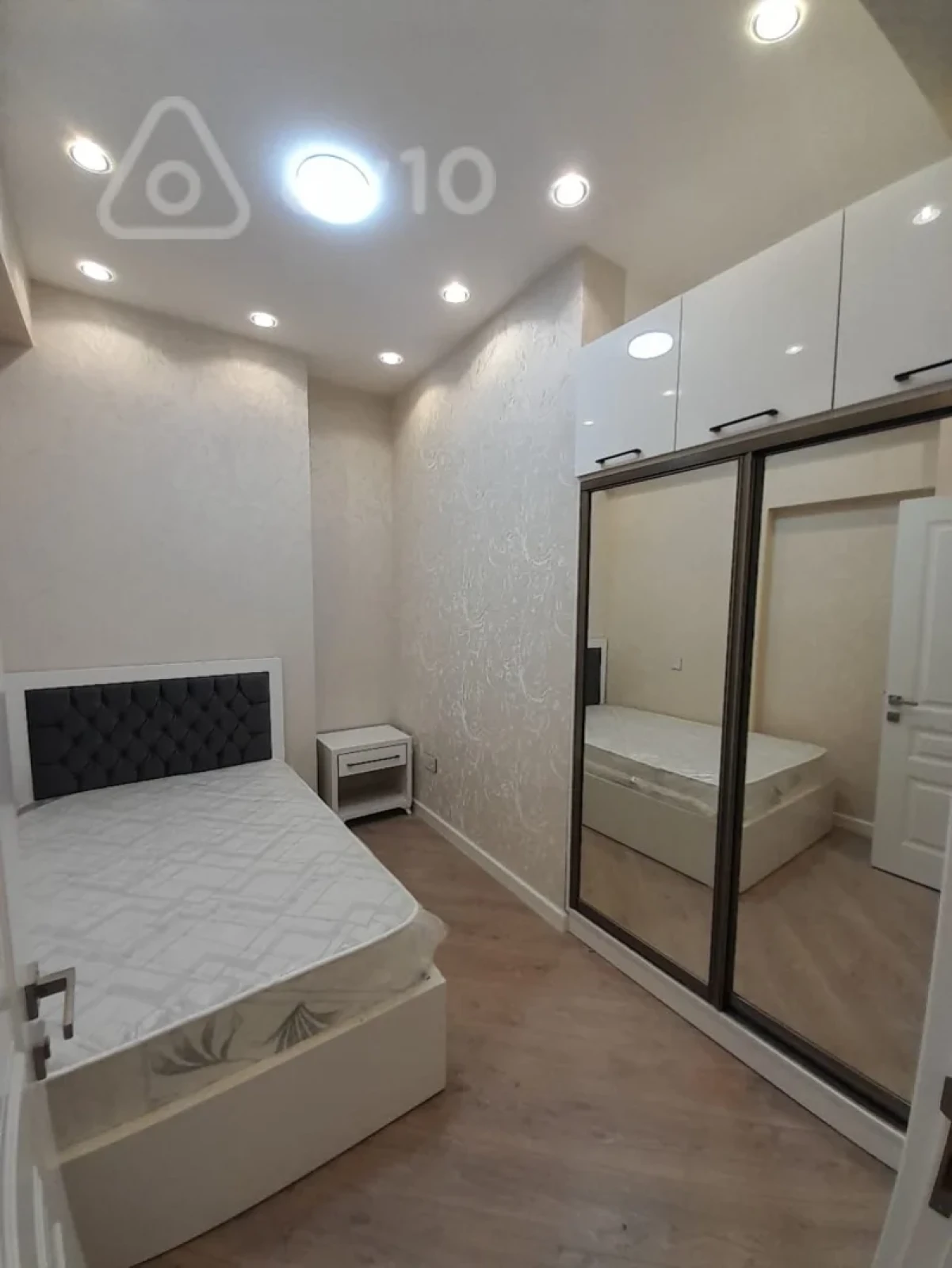 Kirayə verilir 3 otaqlı yeni tikili 70 m²