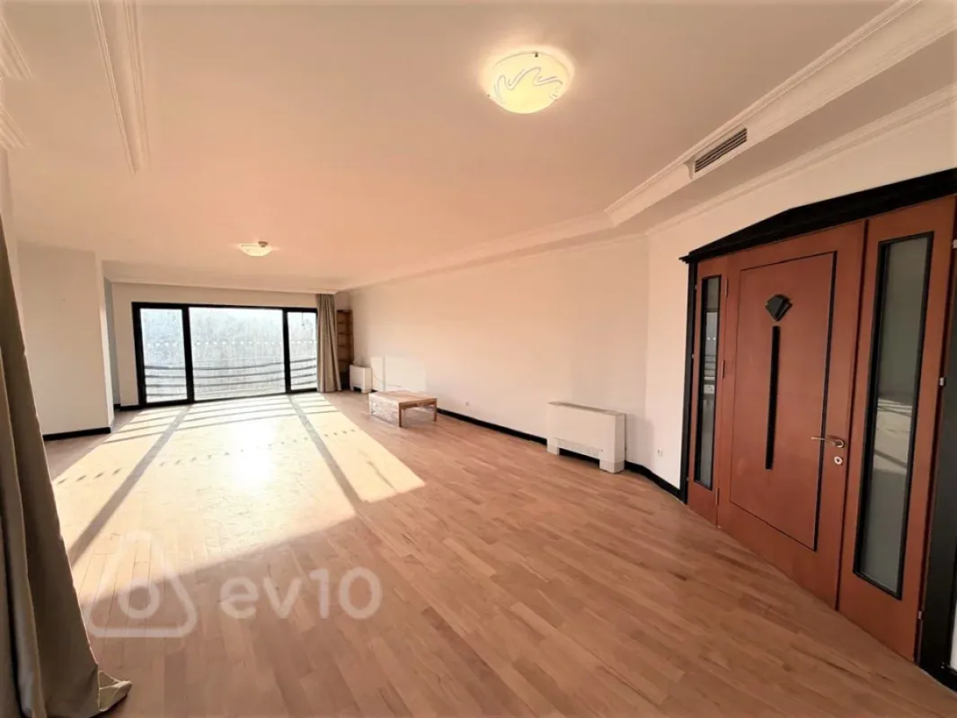 Satılır 4 otaqlı yeni tikili 183 m²