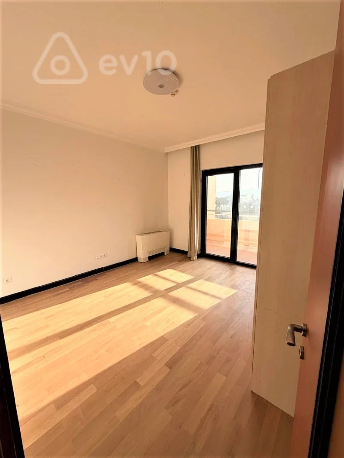 Satılır 4 otaqlı yeni tikili 183 m²