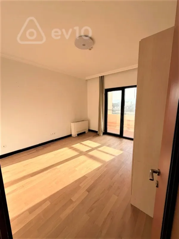 Satılır 4 otaqlı yeni tikili 183 m²