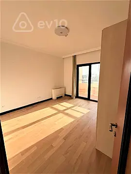 Satılır 4 otaqlı yeni tikili 183 m²