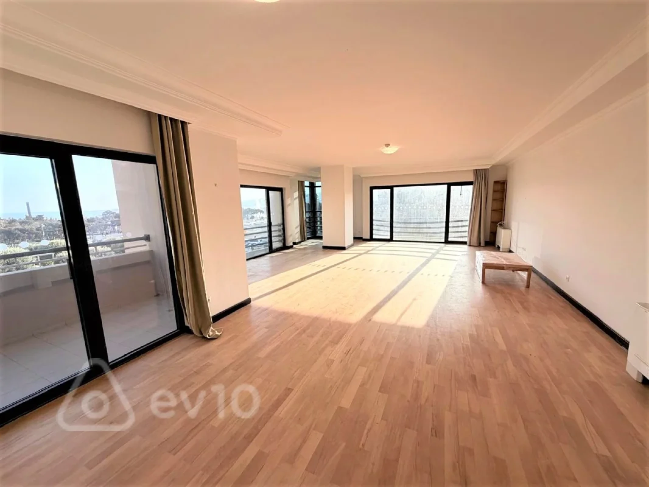 Satılır 4 otaqlı yeni tikili 183 m²