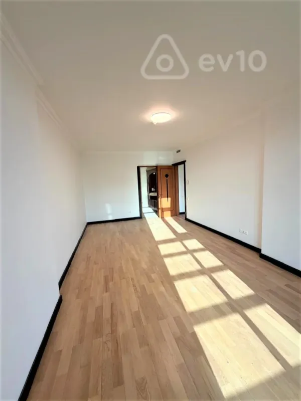 Satılır 4 otaqlı yeni tikili 183 m²