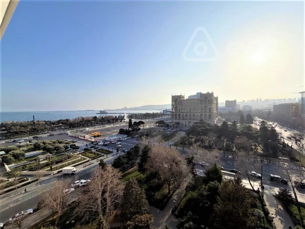 Satılır 4 otaqlı yeni tikili 183 m²