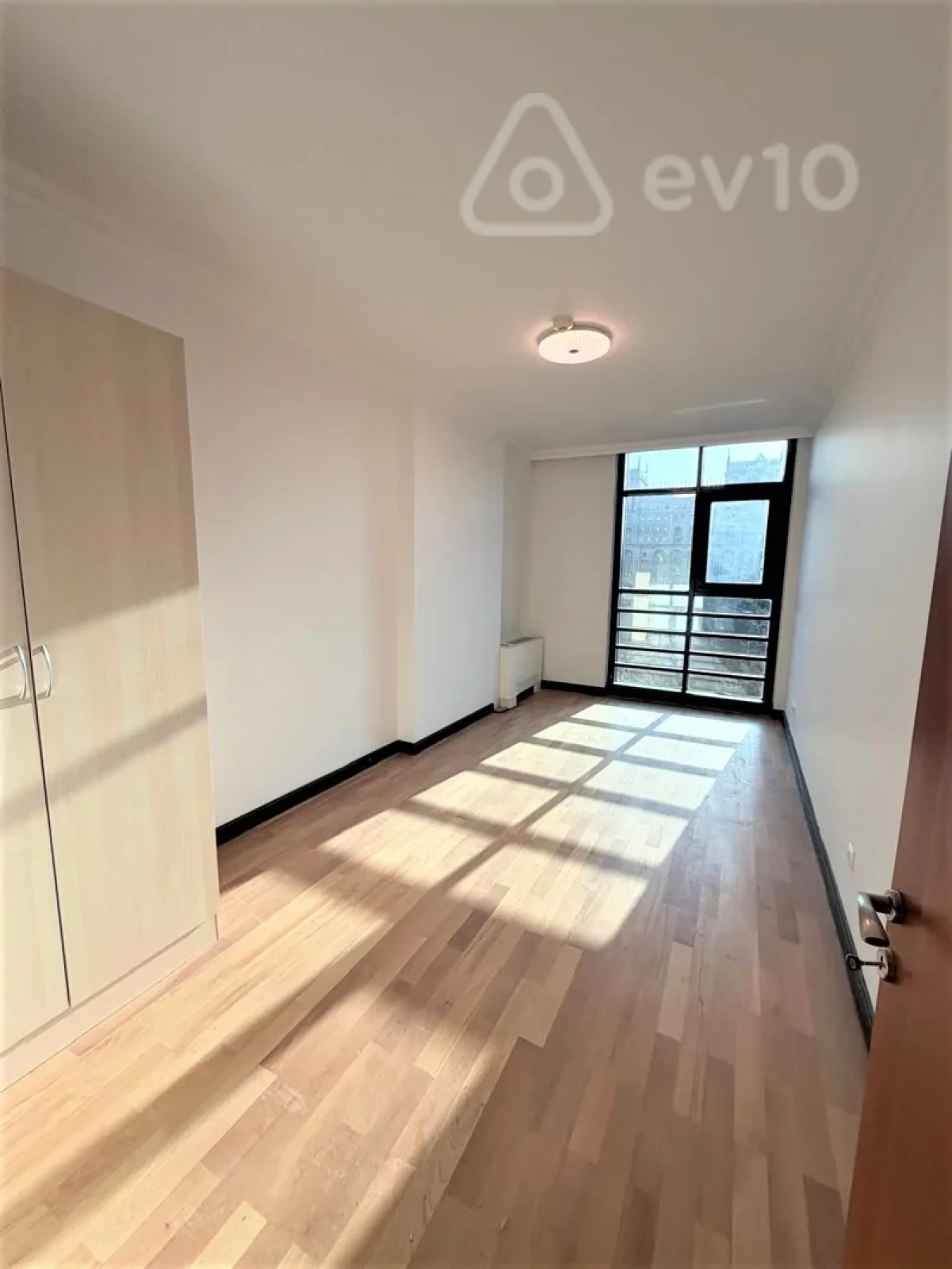 Satılır 4 otaqlı yeni tikili 183 m²