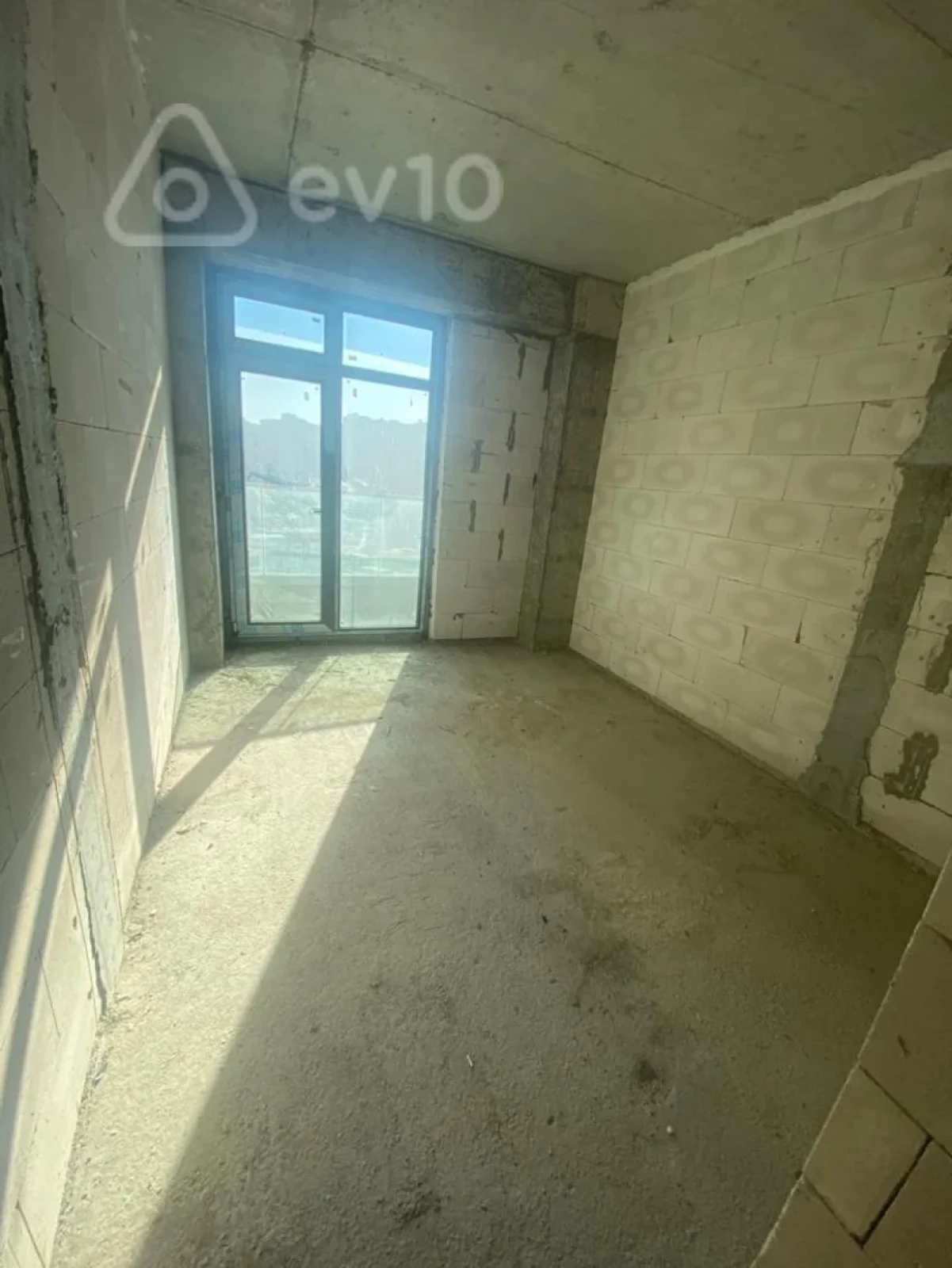 Satılır 4 otaqlı yeni tikili 175 m²