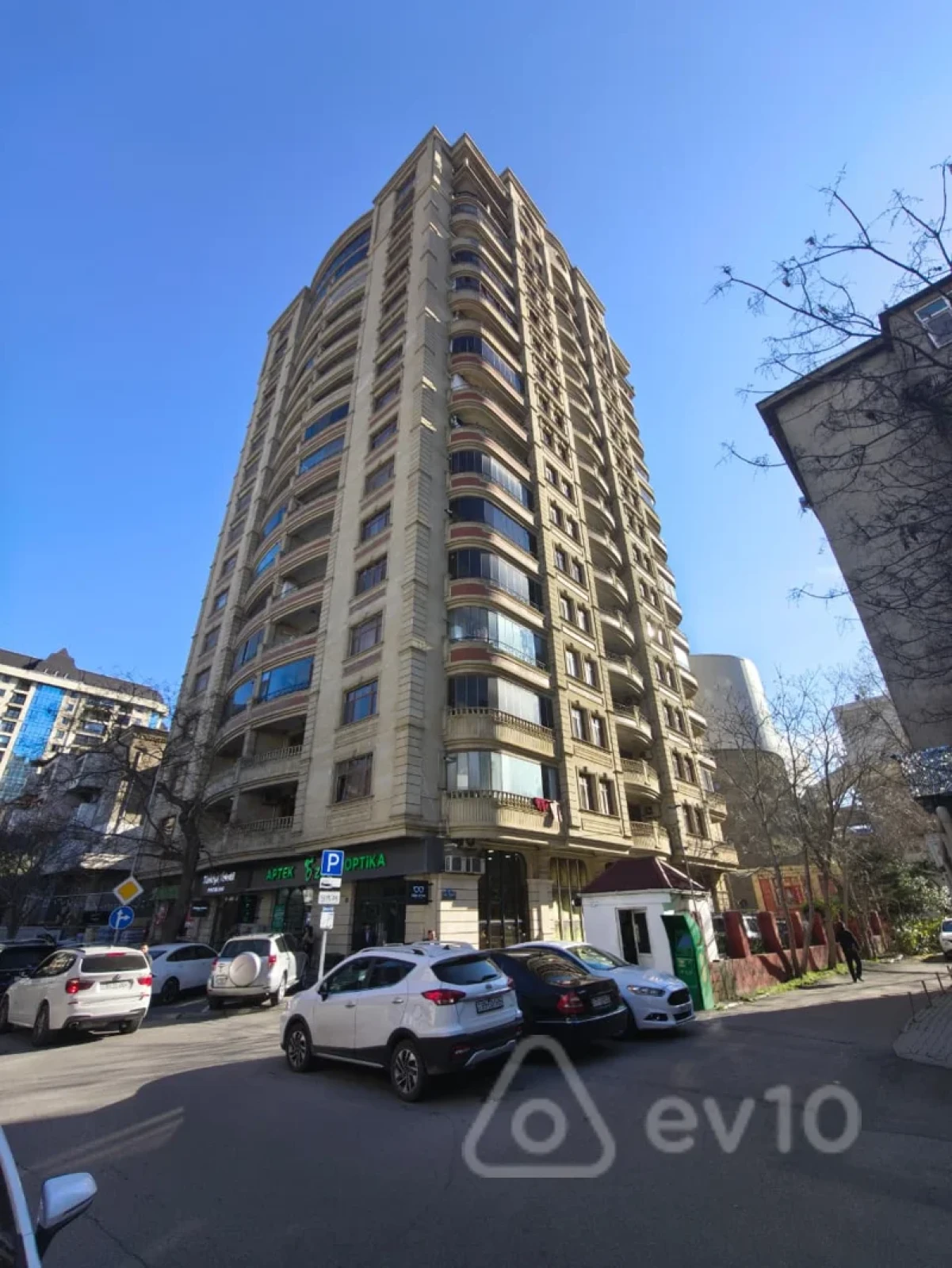Satılır 4 otaqlı yeni tikili 175 m²