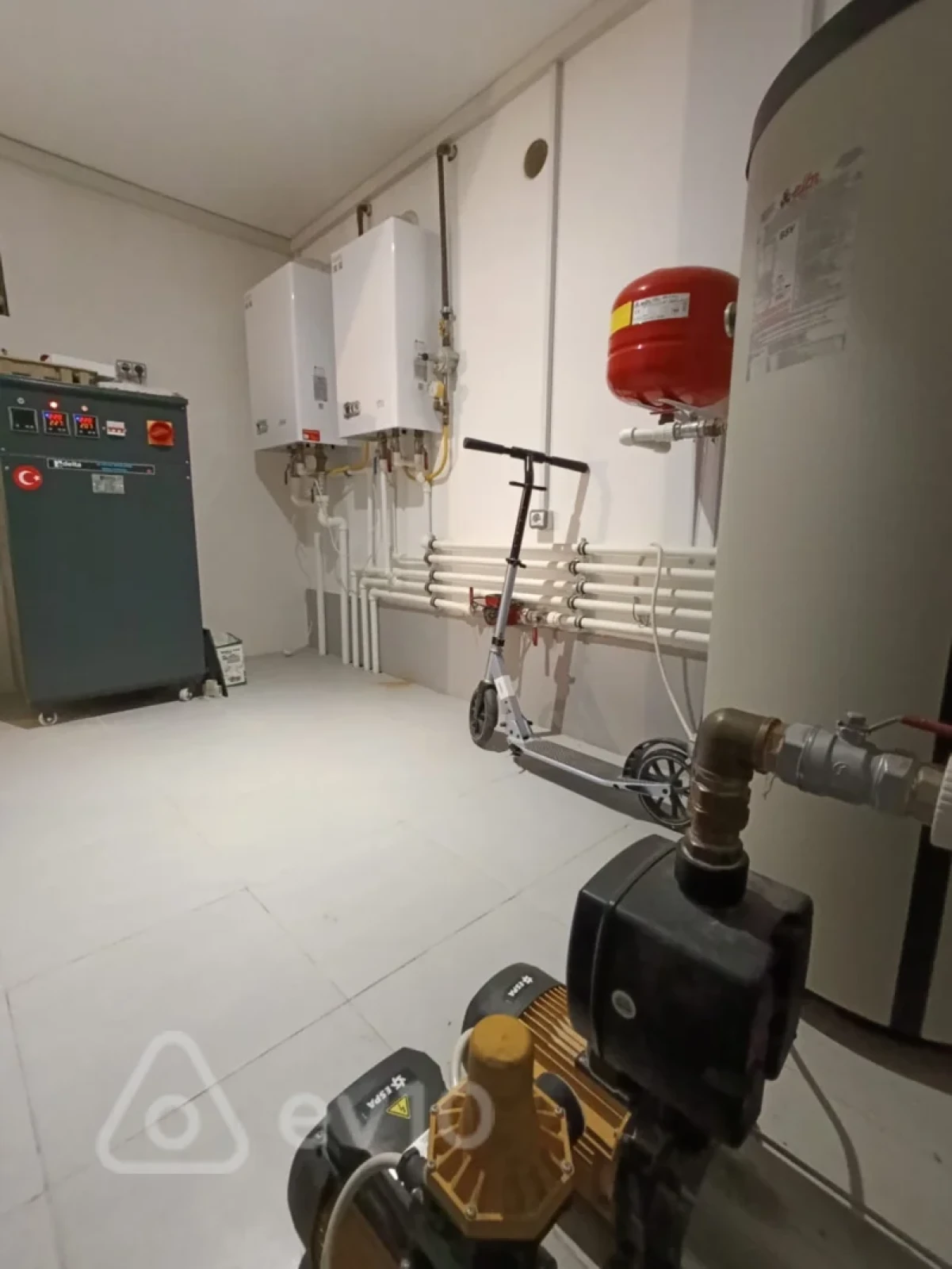 Satılır 7 otaqlı həyət evi 350 m²