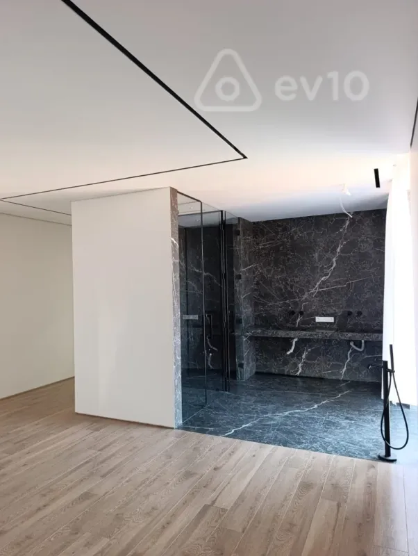 Satılır 7 otaqlı həyət evi 350 m²