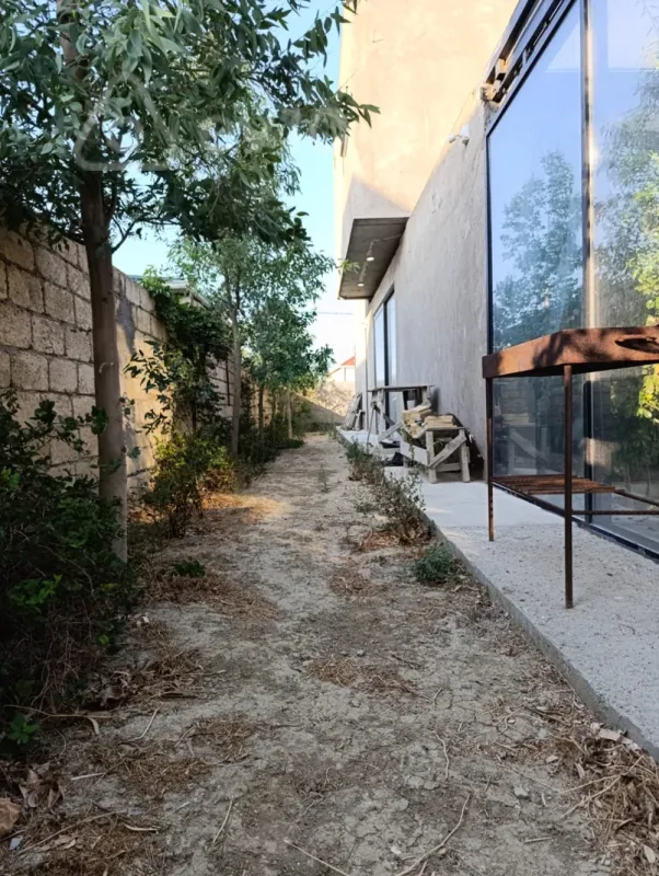 Satılır 7 otaqlı həyət evi 350 m²