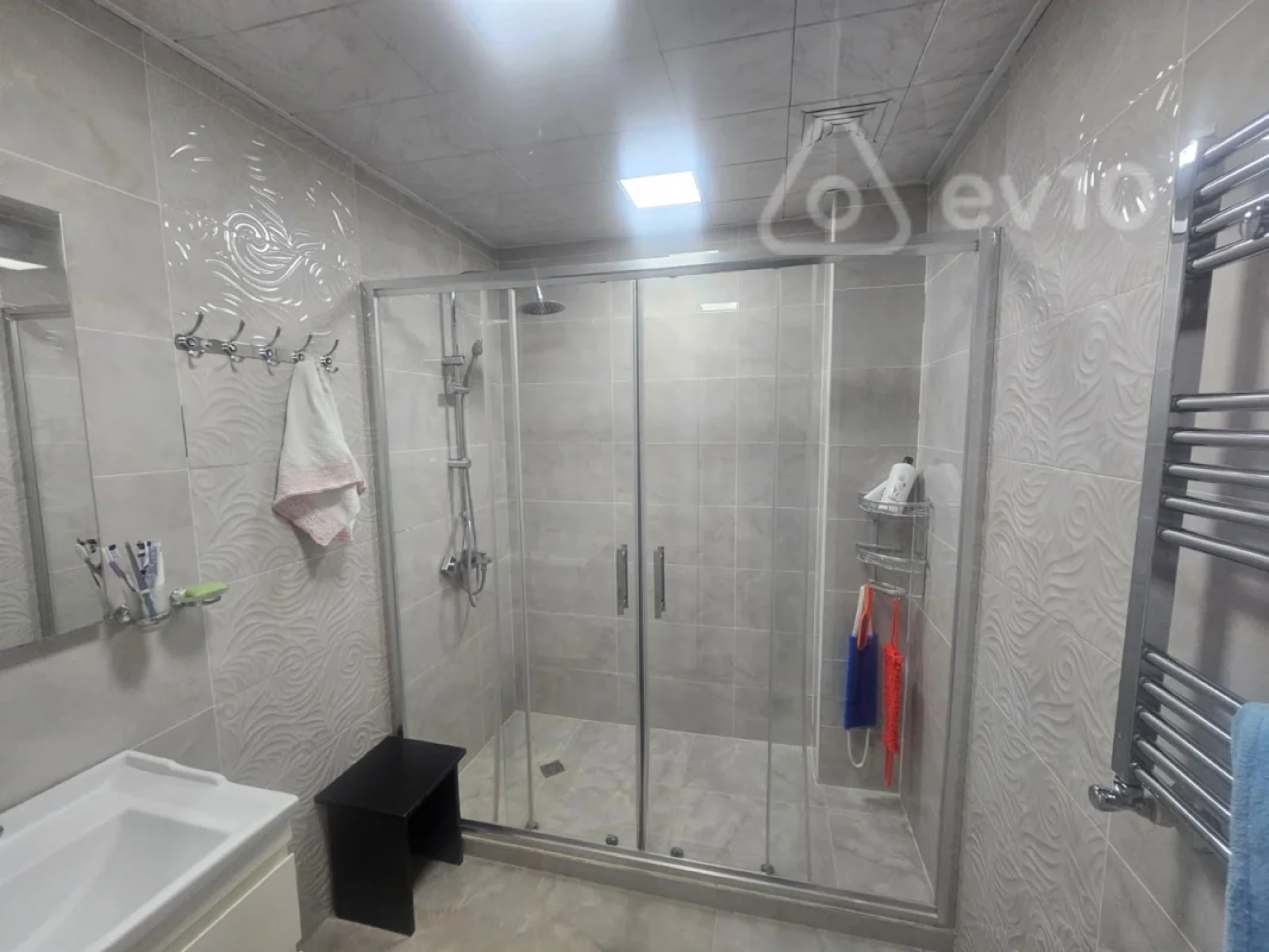 Kirayə verilir 3 otaqlı yeni tikili 117 m²