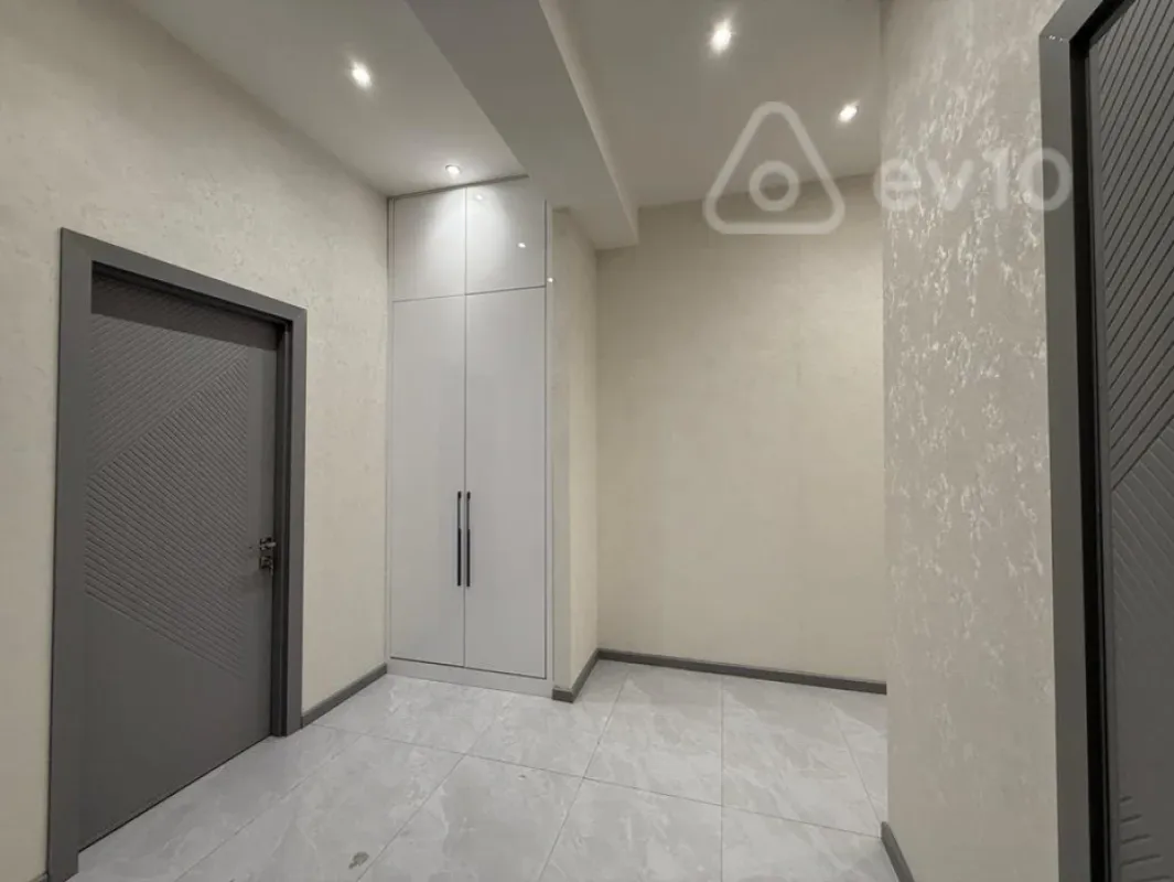 Satılır 2 otaqlı yeni tikili 92 m²