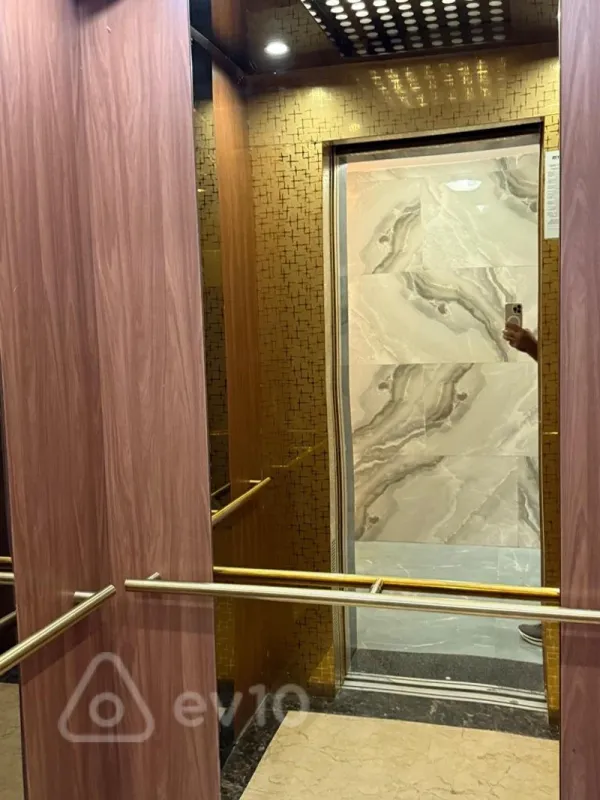 Satılır 2 otaqlı yeni tikili 92 m²