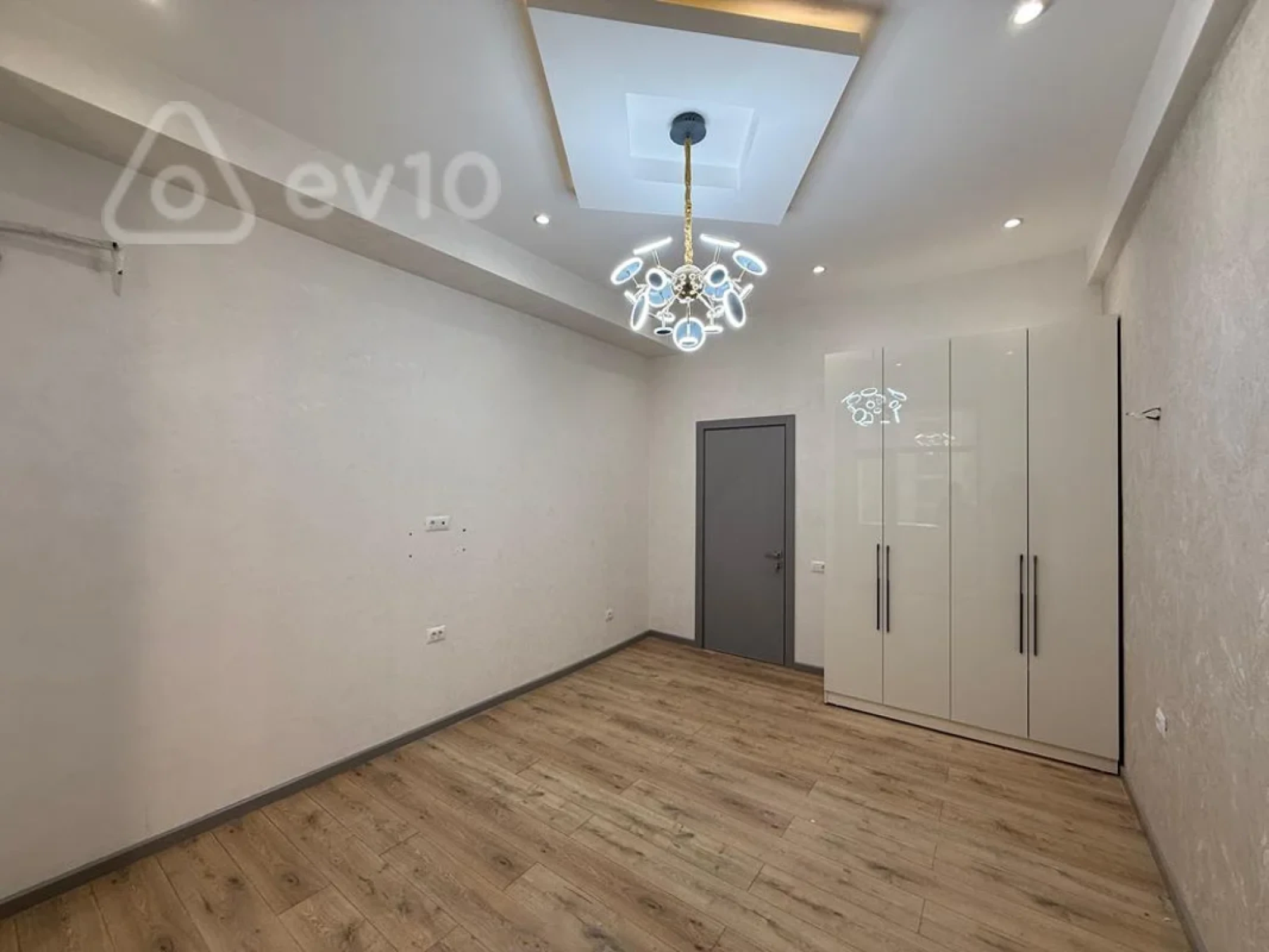 Satılır 2 otaqlı yeni tikili 92 m²