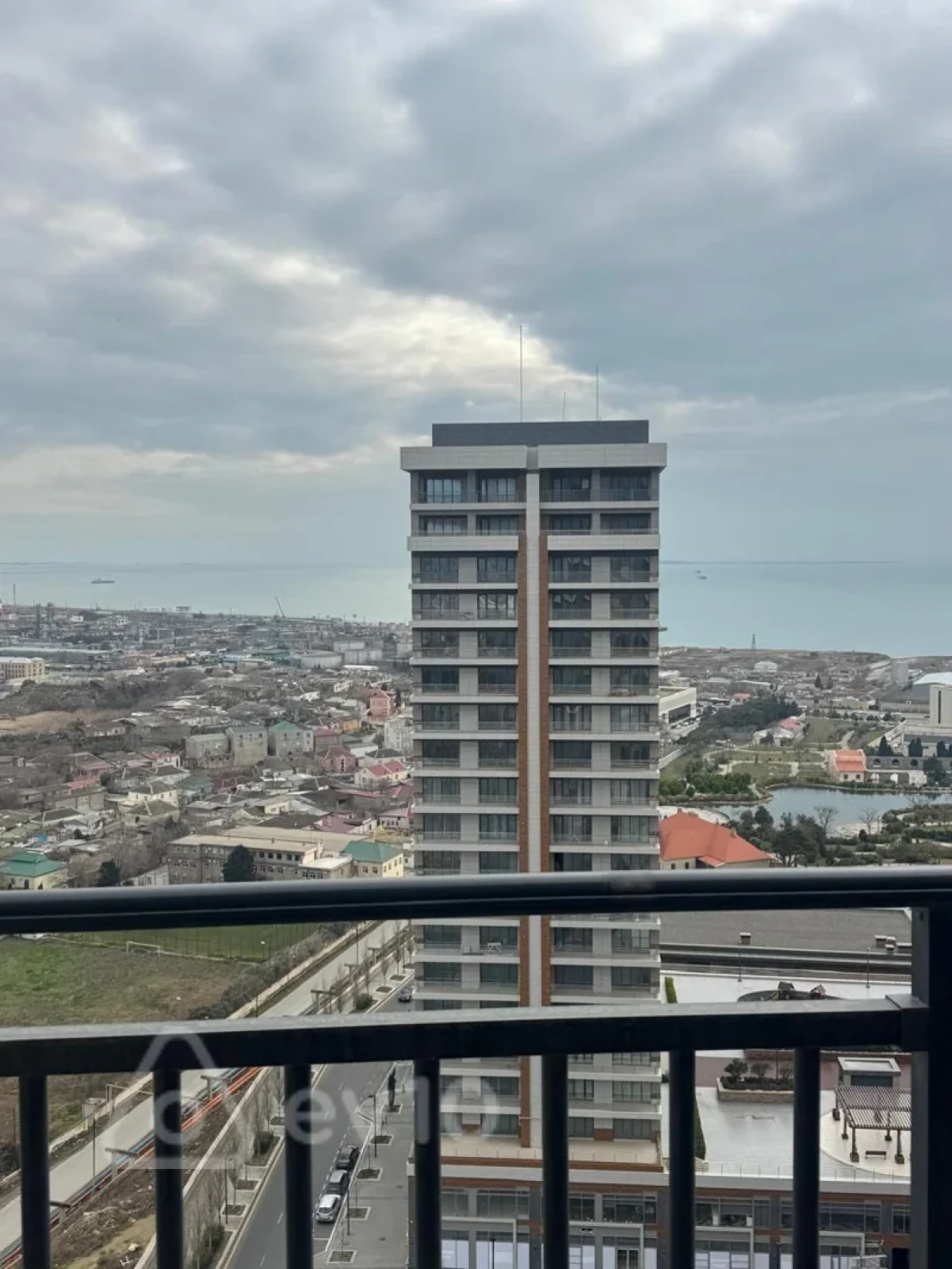 Satılır 4 otaqlı yeni tikili 186 m²