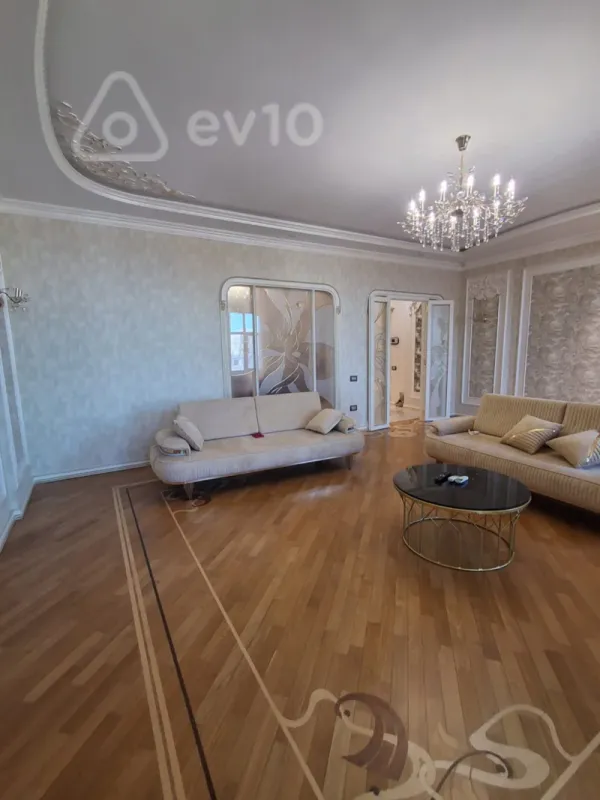 Kirayə verilir 4 otaqlı yeni tikili 220 m²