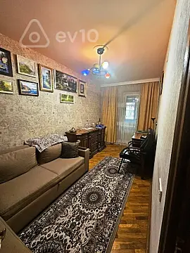 Satılır 3 otaqlı köhnə tikili 80 m²