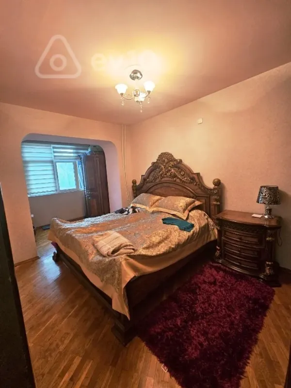 Satılır 3 otaqlı köhnə tikili 80 m²