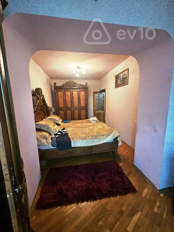 Satılır 3 otaqlı köhnə tikili 80 m²