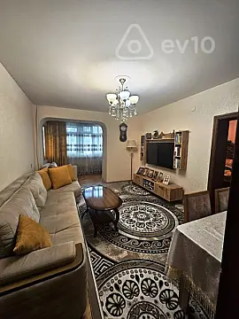 Satılır 3 otaqlı köhnə tikili 80 m²