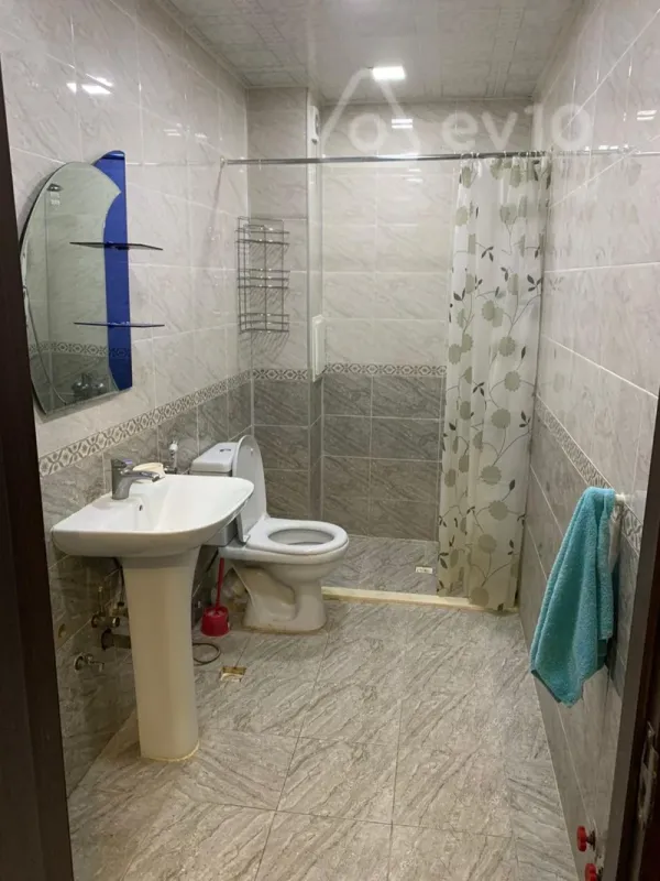 Kirayə verilir 2 otaqlı yeni tikili 65 m²