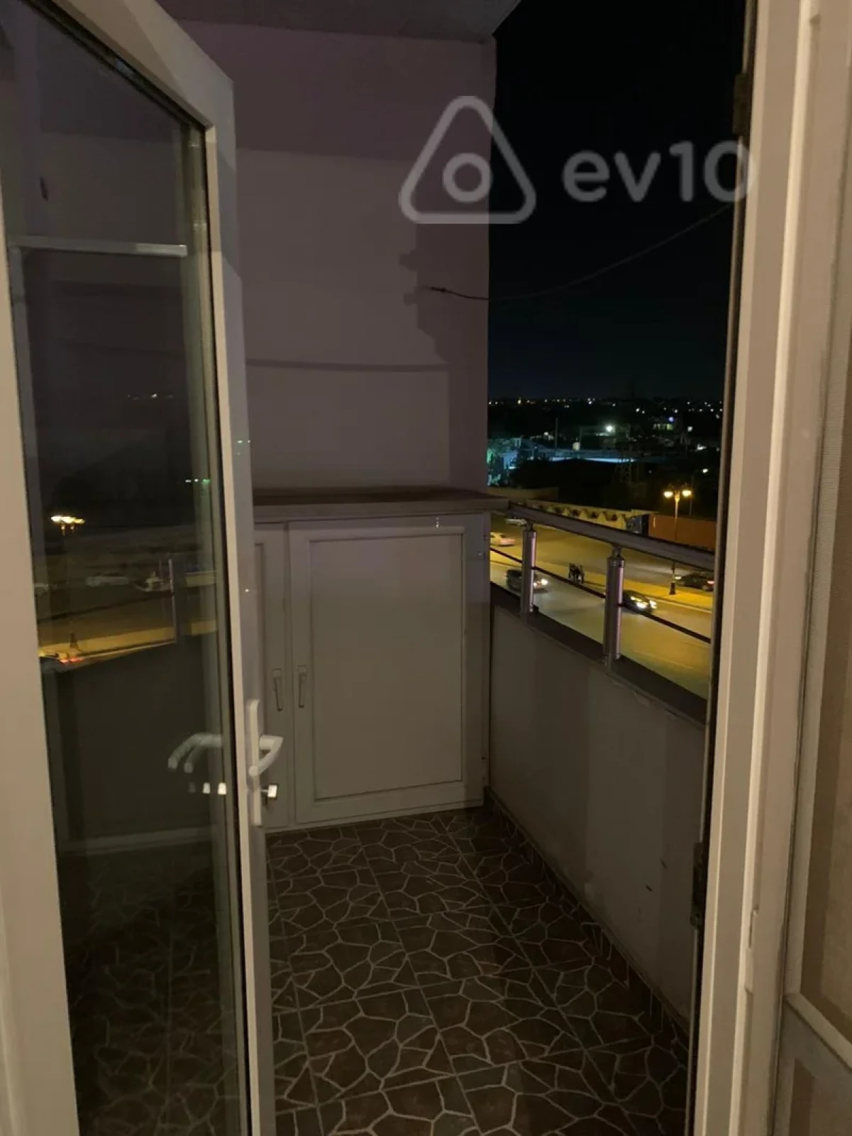 Kirayə verilir 2 otaqlı yeni tikili 65 m²