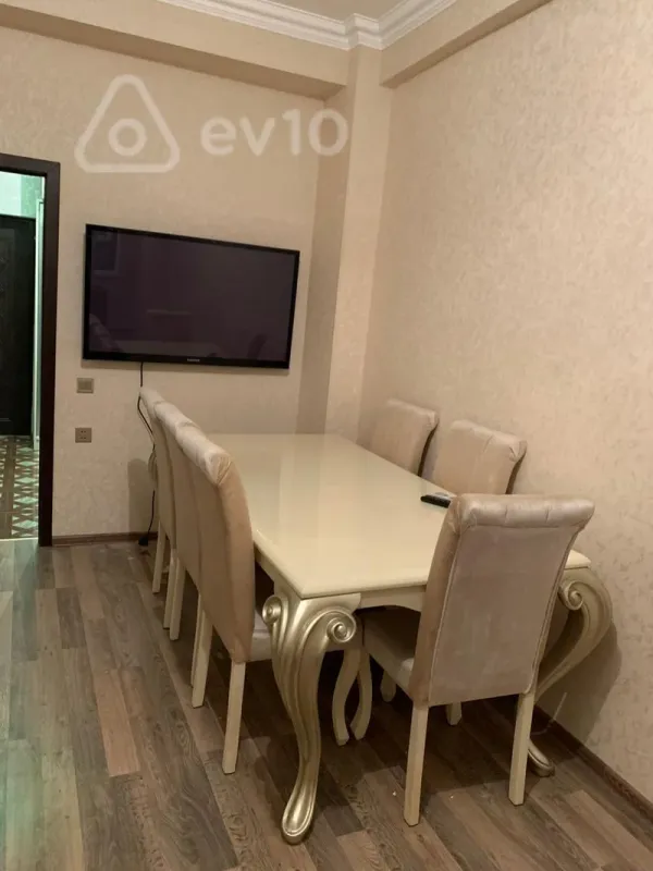 Kirayə verilir 2 otaqlı yeni tikili 65 m²