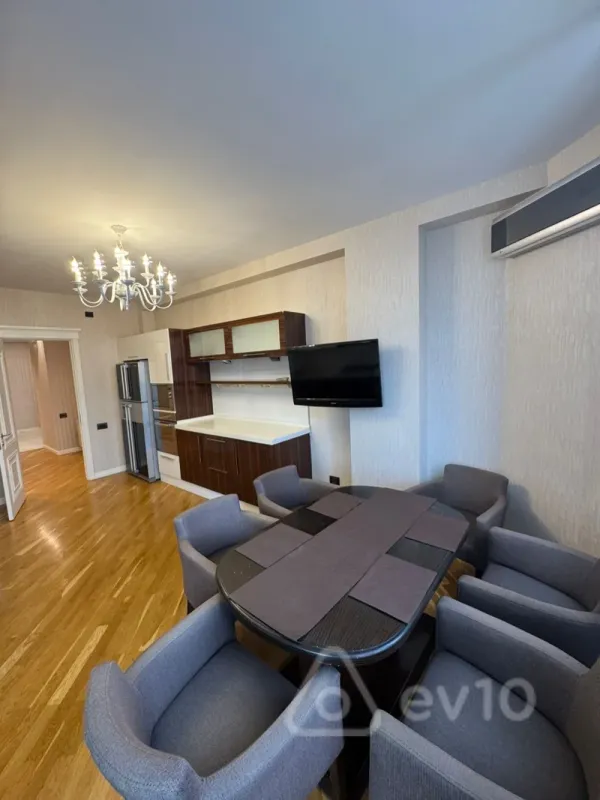 Kirayə verilir 4 otaqlı yeni tikili 180 m²