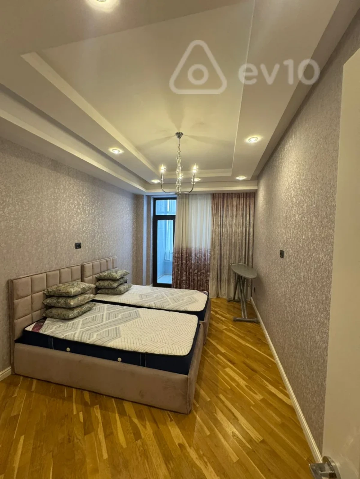 Kirayə verilir 4 otaqlı yeni tikili 180 m²